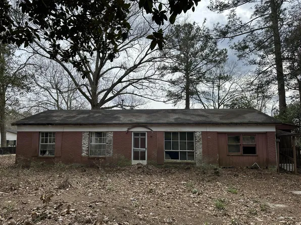 231 Holley St, Wagener, SC 29164