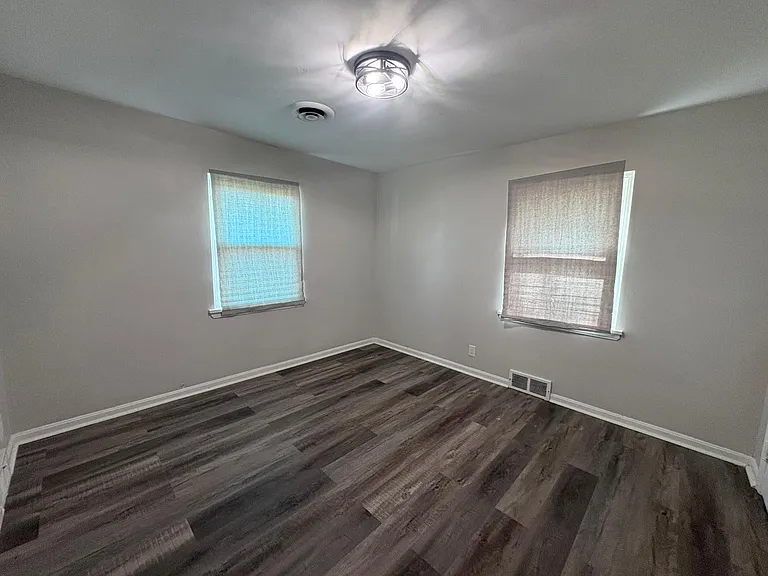1037 Keystone Dr — Photo 9