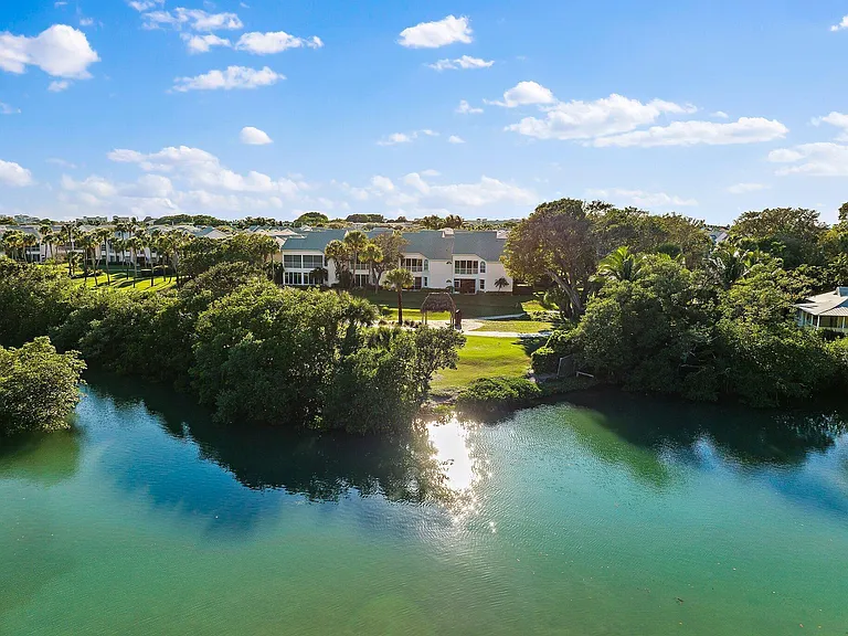 2604 Fairway Dr N — Photo 32