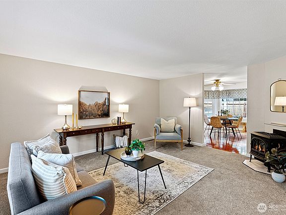 2nd image of 3450 Foxwood Drive SE