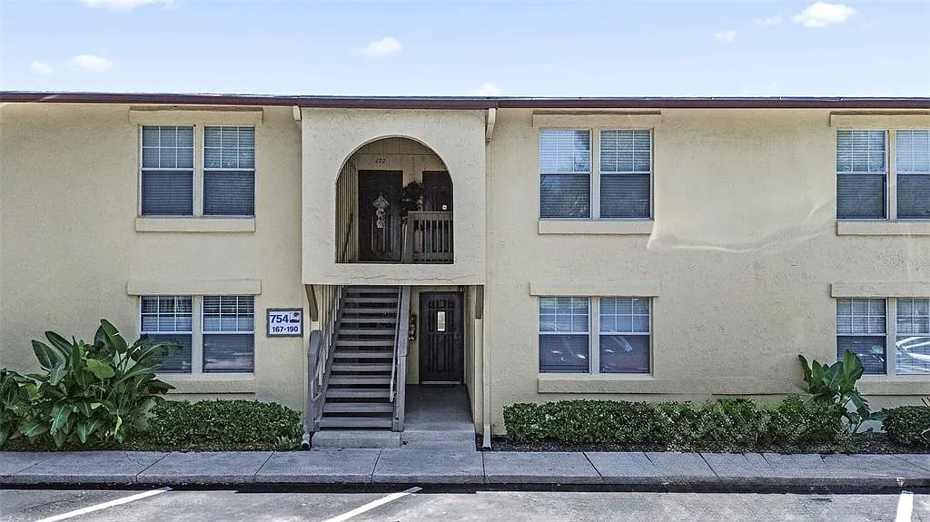 1 bed, 1.0 bath, 633 sqft, $1,450 — Photo 2
