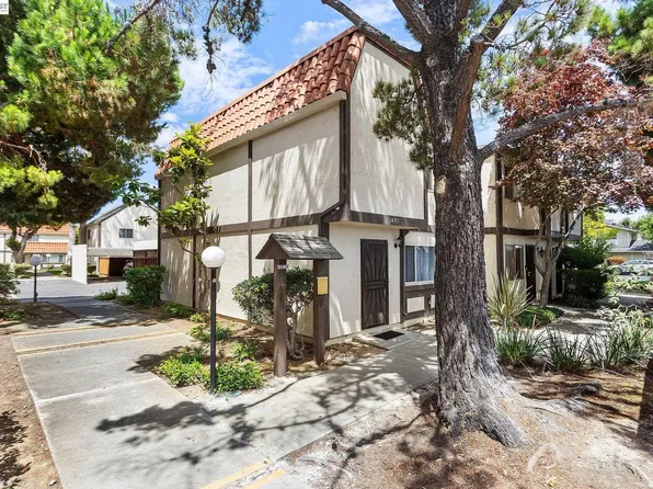 14715 Doolittle Dr, San Leandro, CA 94577