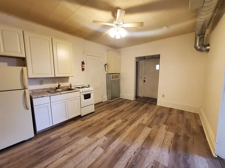218 South St — Photo 15