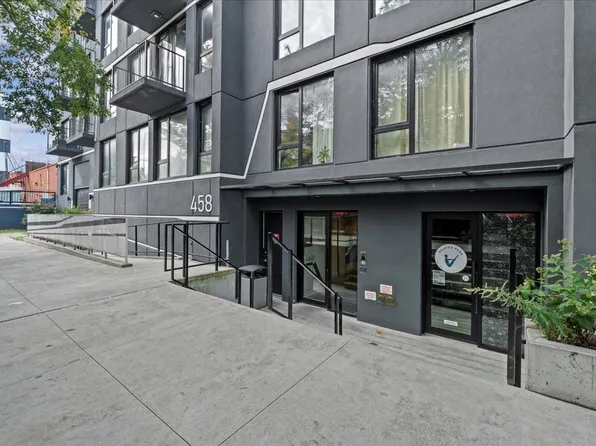 458 East 25th Street image 2 of 13