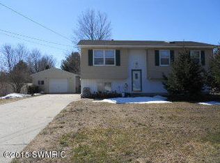 473 Aue Rd, Norton Shores, MI 49441