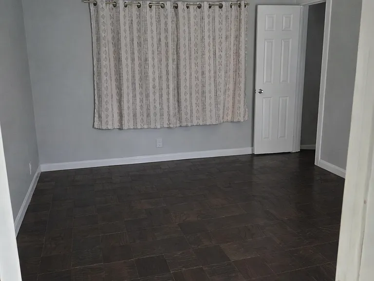 1517 Watrous Dr — Photo 12