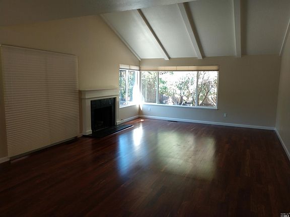 3rd image of 217 White Oak Drive