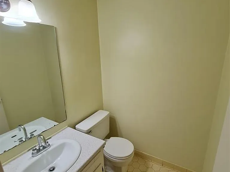1601 Cobblestone Ct — Photo 12