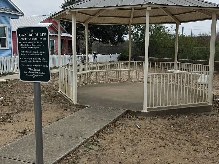 614 Chihuahua St — Photo 18