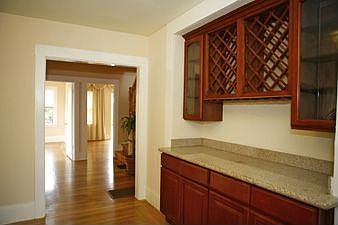Built-Ins :: 539 Zorah Street