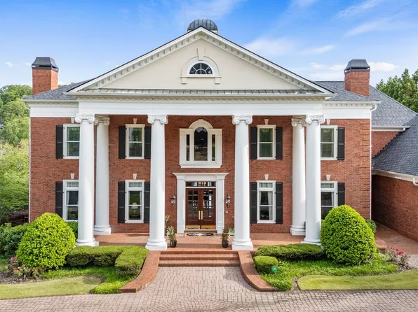 1075 Carnoustie Ln, Alpharetta, GA 30005