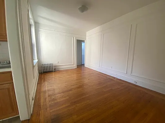 Rented by MQ Realty LLC | media 8