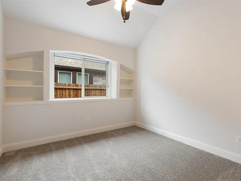 1209 Alexander Dr — Photo 17