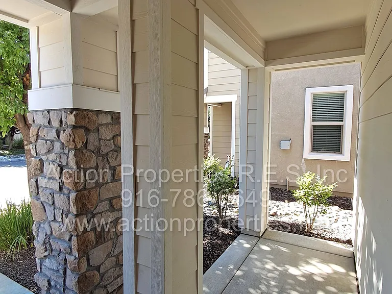 2136 Malibu Pl — Photo 31