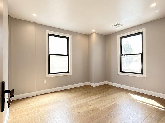 5th image of 2291 Hylan Blvd #2F