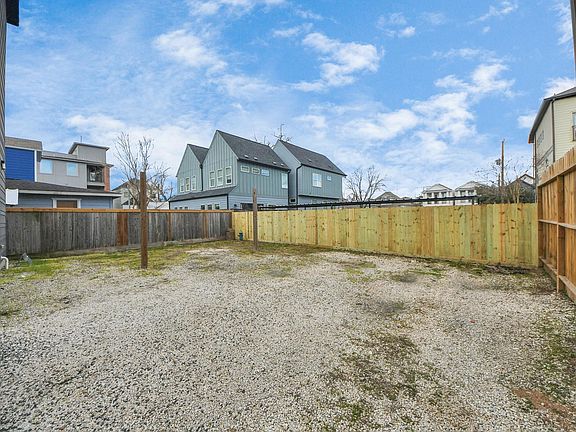 5th image of 1708 Winter St