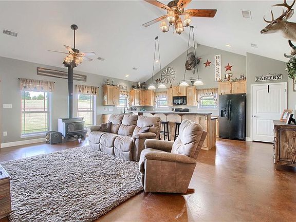 5th image of 1075 Private Road 3264