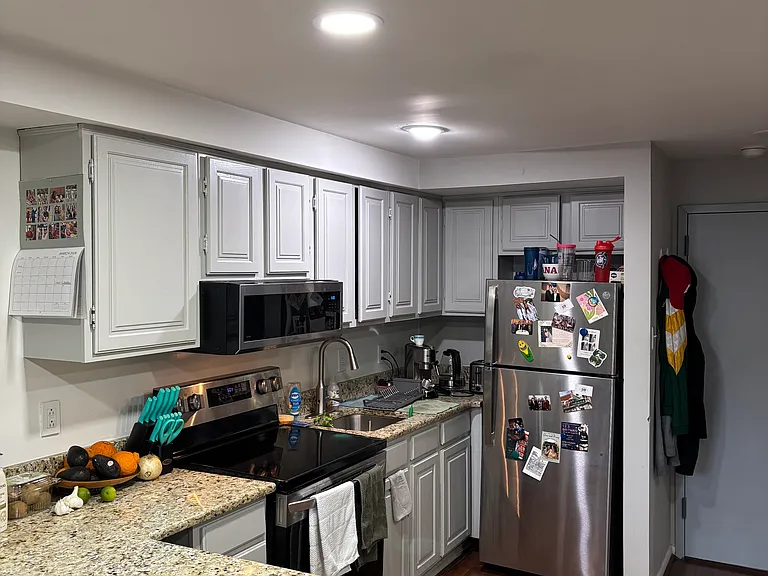713 Walnut St #3R — Photo 9