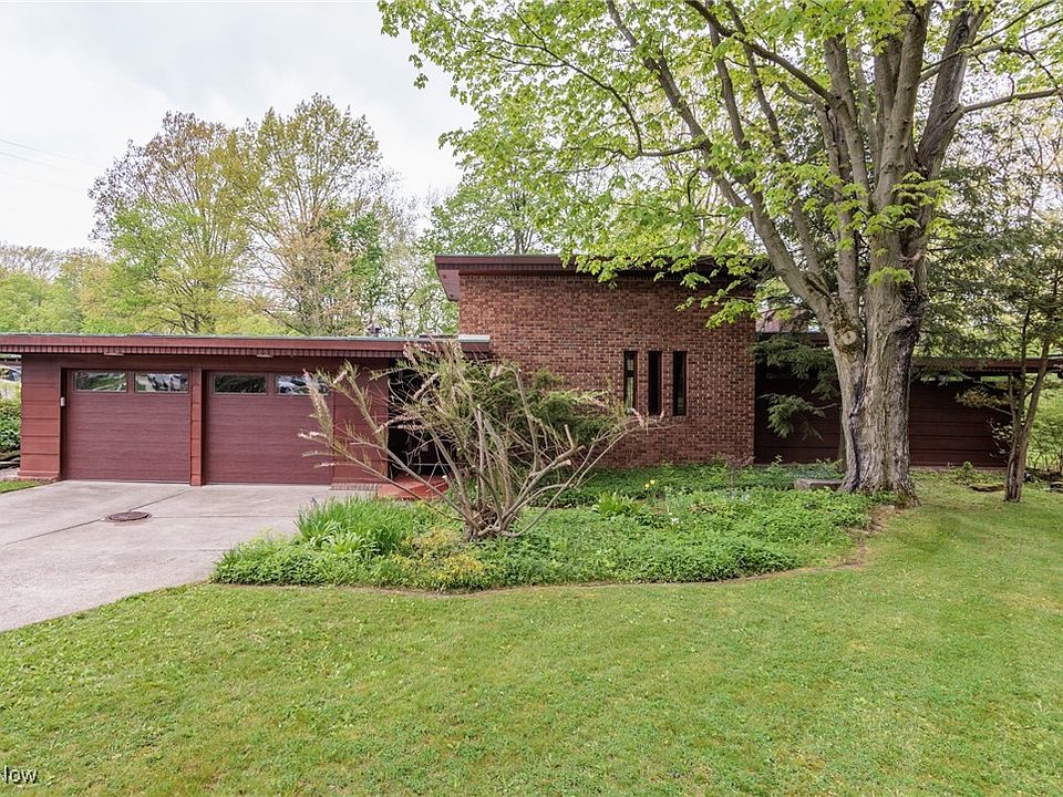 1st image of 394 Sherry Ln