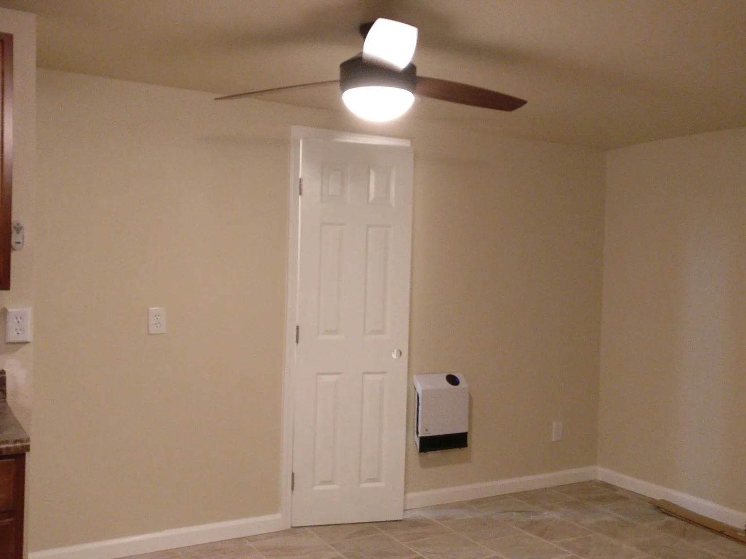 415 Venice Way — Photo 2