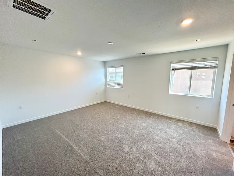 4464 Bellaire Ave — Photo 14