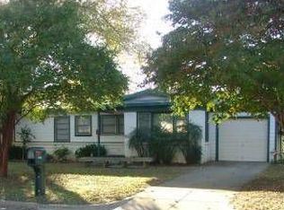 629 Buena Vista Dr, Hurst, TX 76053