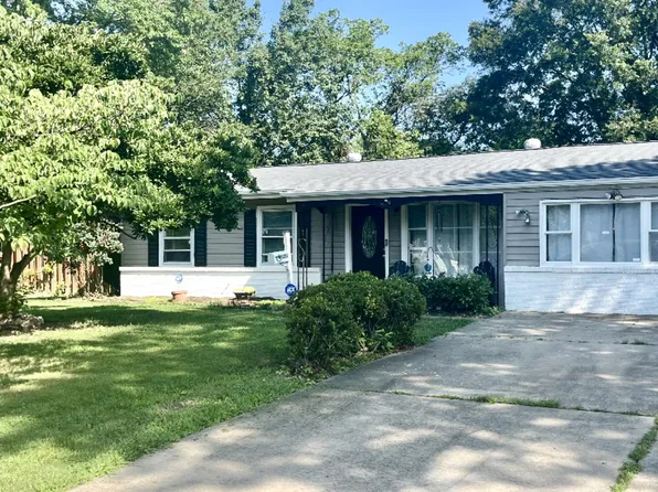 4227 Fairglen Dr, Alexandria, VA 22309