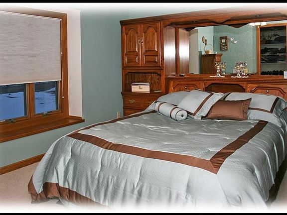 5th image of 8517 Green Haven Dr N