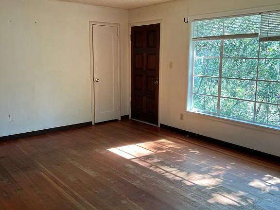 4th image of 2917 Mount Danaher Rd