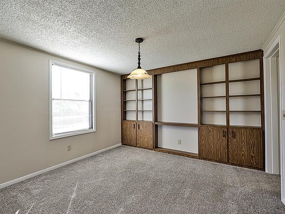 5th image of 9540 Olde Woods Dr