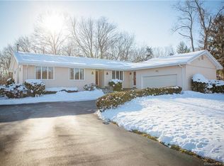 18 Brookhills Rd, Branford, CT 06405