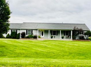 7049 Oak Run Dr, Dahinda, IL 61428