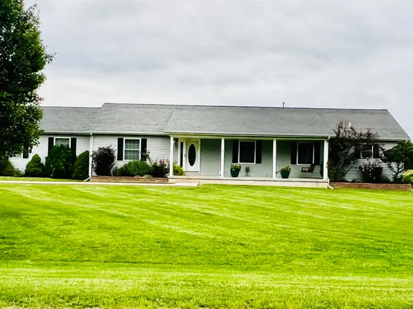 7049 Oak Run Dr, Dahinda, IL 61428