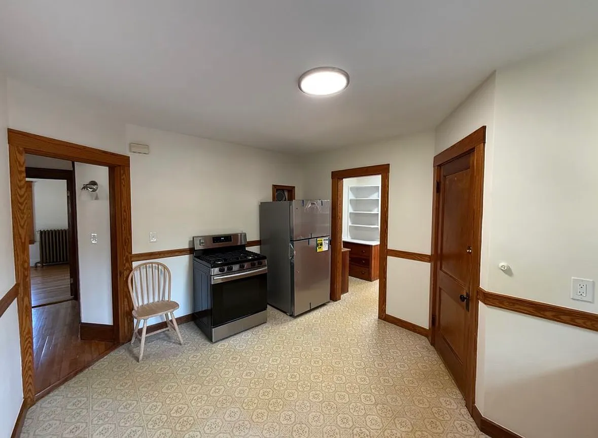 2 bed, 2000 sqft, $3,200 — Photo 3