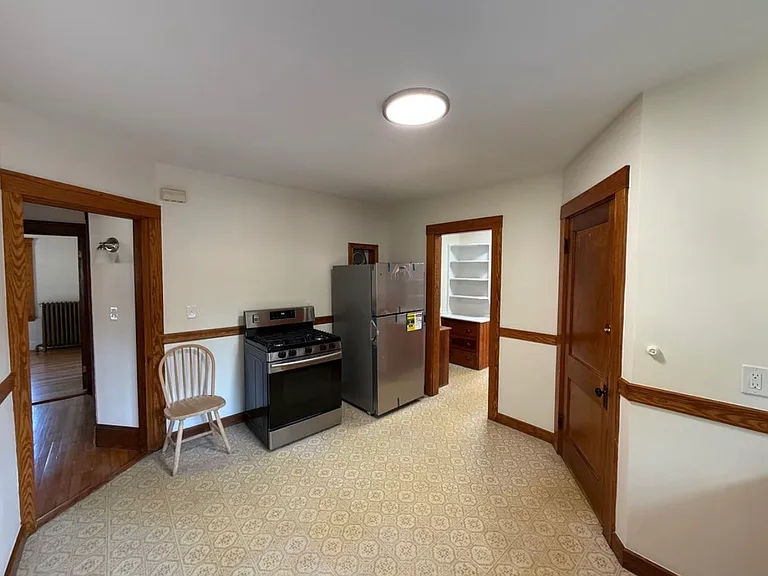 585 High St #2 — Photo 3