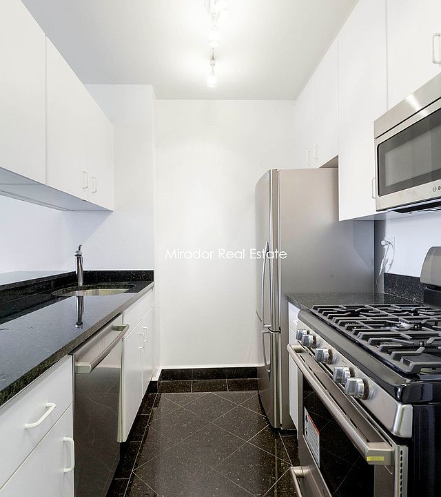 2nd image of 145 W 67th St APT 20A
