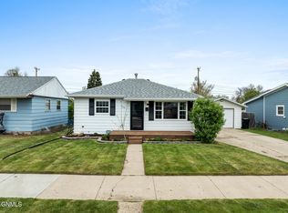 708 18th St W, Williston, ND 58801