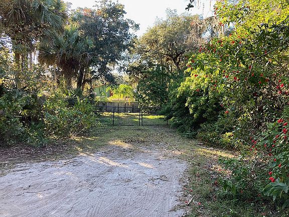 2nd image of 46 Seminole Ave