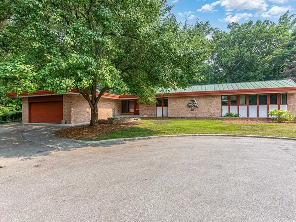 3077 Oakwood Ct, Bay City, MI 48706