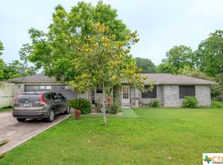 206 Patton Dr, Seguin, TX 78155