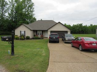 100 Fieldcrest Cv, Henderson, TN 38340