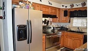 5th image of 26 Fairlane Dr