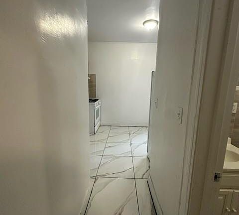 4th image of 34 Van Cortlandt Park Ave Unit 7