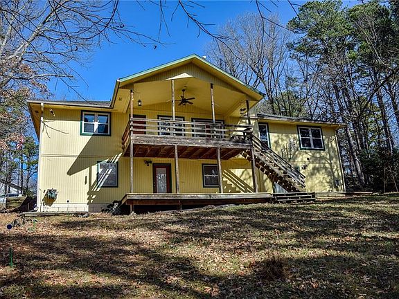 3rd image of 15 Tewkesbury Circle Dr