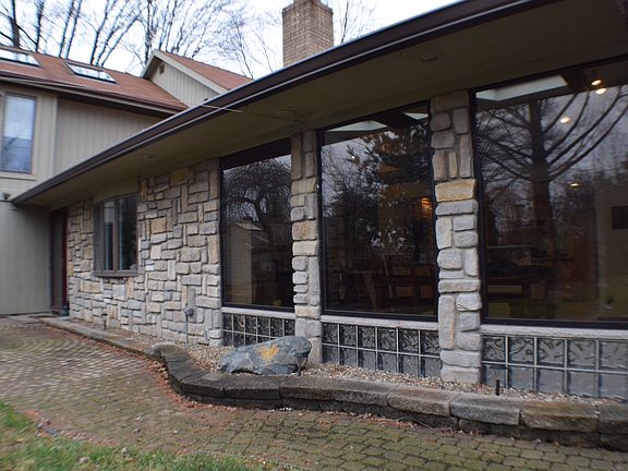 3rd image of 7269 Pleasant St