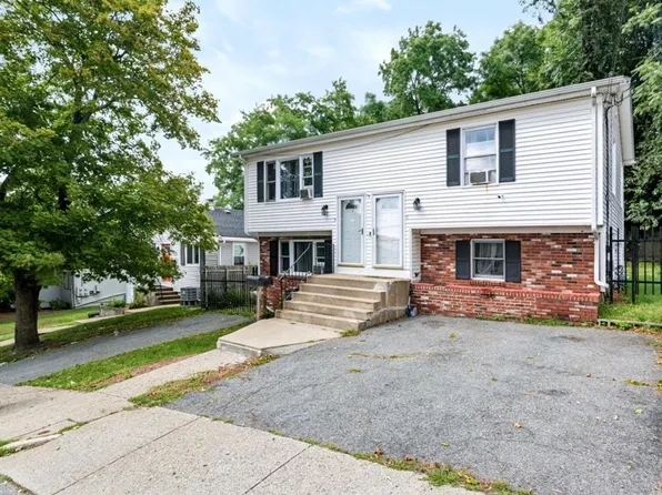 11 Hagan St, Providence, RI 02904