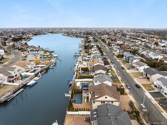 4th image of 2904 Riverside Drive