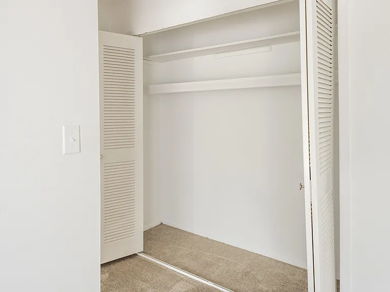 Riverside Village Apartments — Photo 19