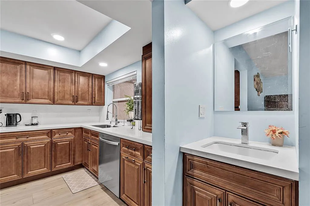 3 bed, 2.0 bath, $3,600 — Photo 3