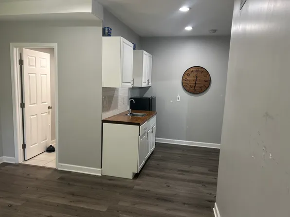 (undisclosed Address), Flowery Branch, GA 30542